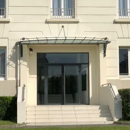 3* Vue Parking Regina Et Golf Apartment *